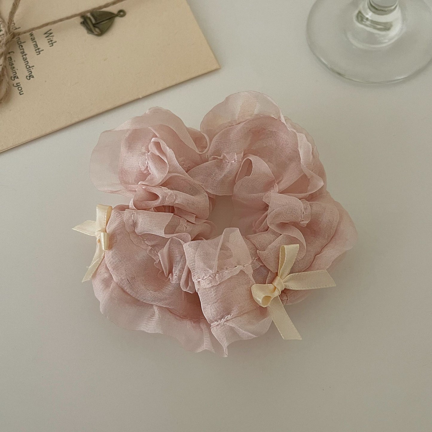 Gifty - Lace Bow Scrunchie