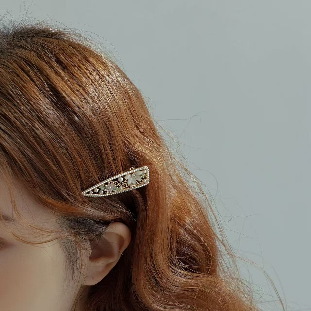 Beau - Floral Openwork Triangle Hair Clip