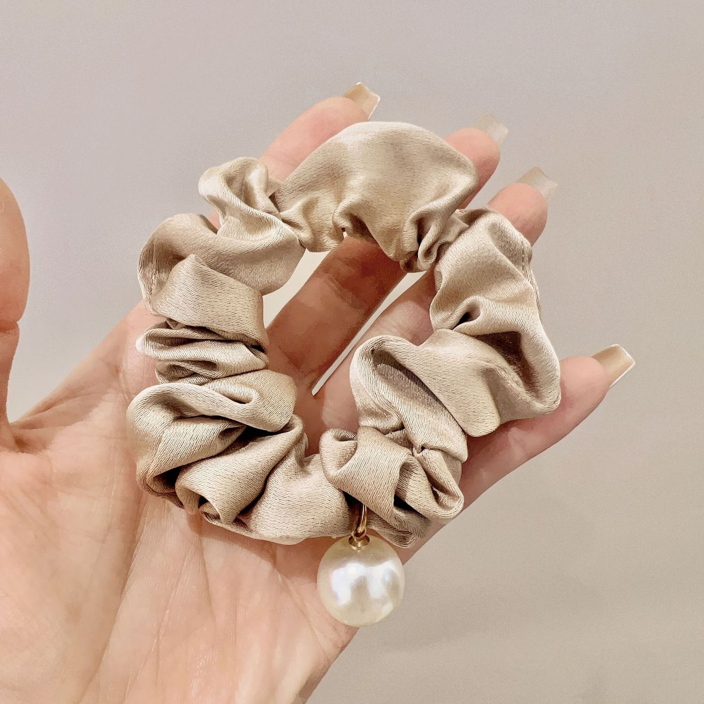 Gifty - Satin Pearl-Embellished Scrunchie