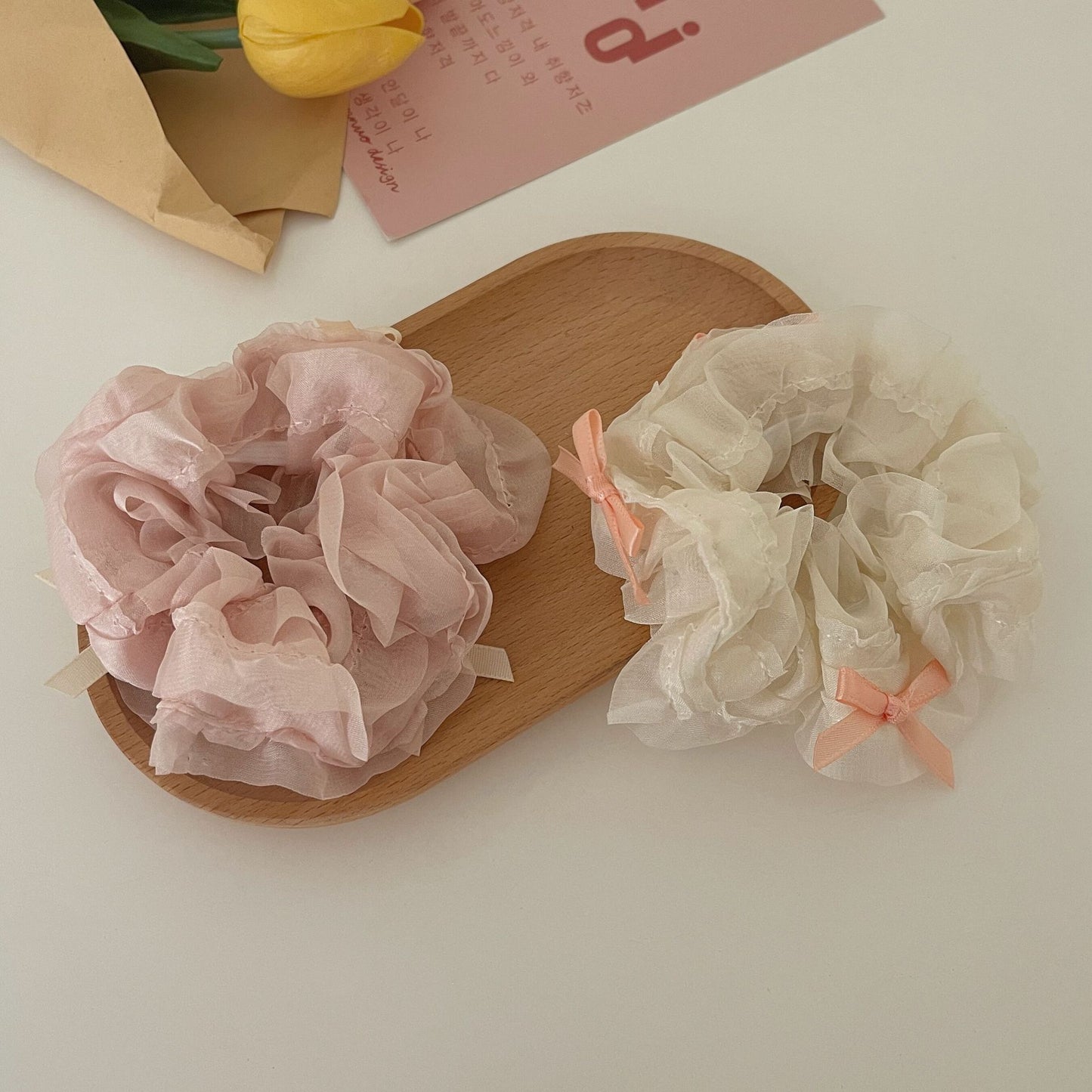 Gifty - Lace Bow Scrunchie