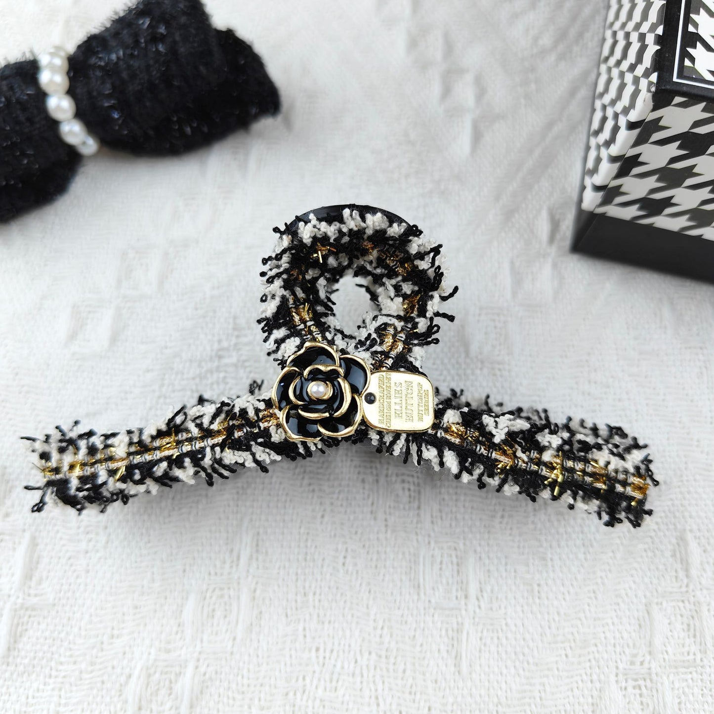 Fashionable Camellia Flower Pearl Claw Clip