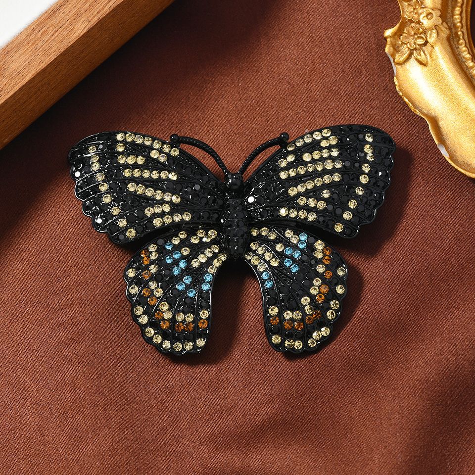 Brovia - Butterfly Dotted Wing Brooch
