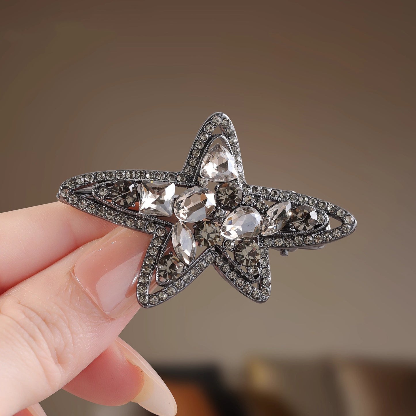 Beau - Layered Star Outline Hair Clip