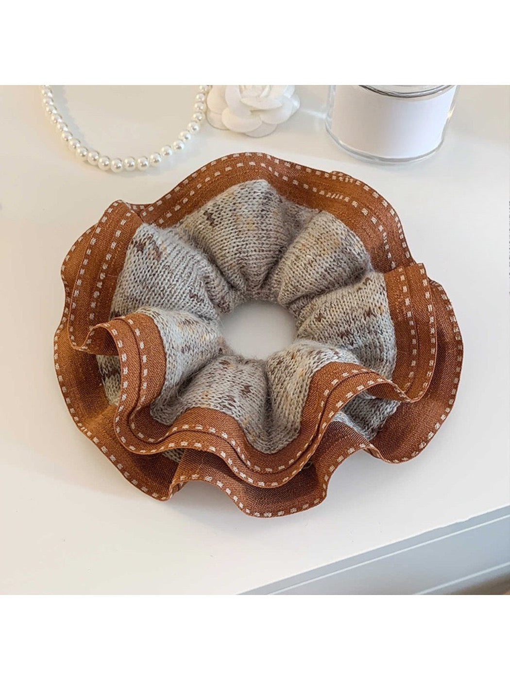 Gifty - Brown Knit Scrunchie Hair Tie
