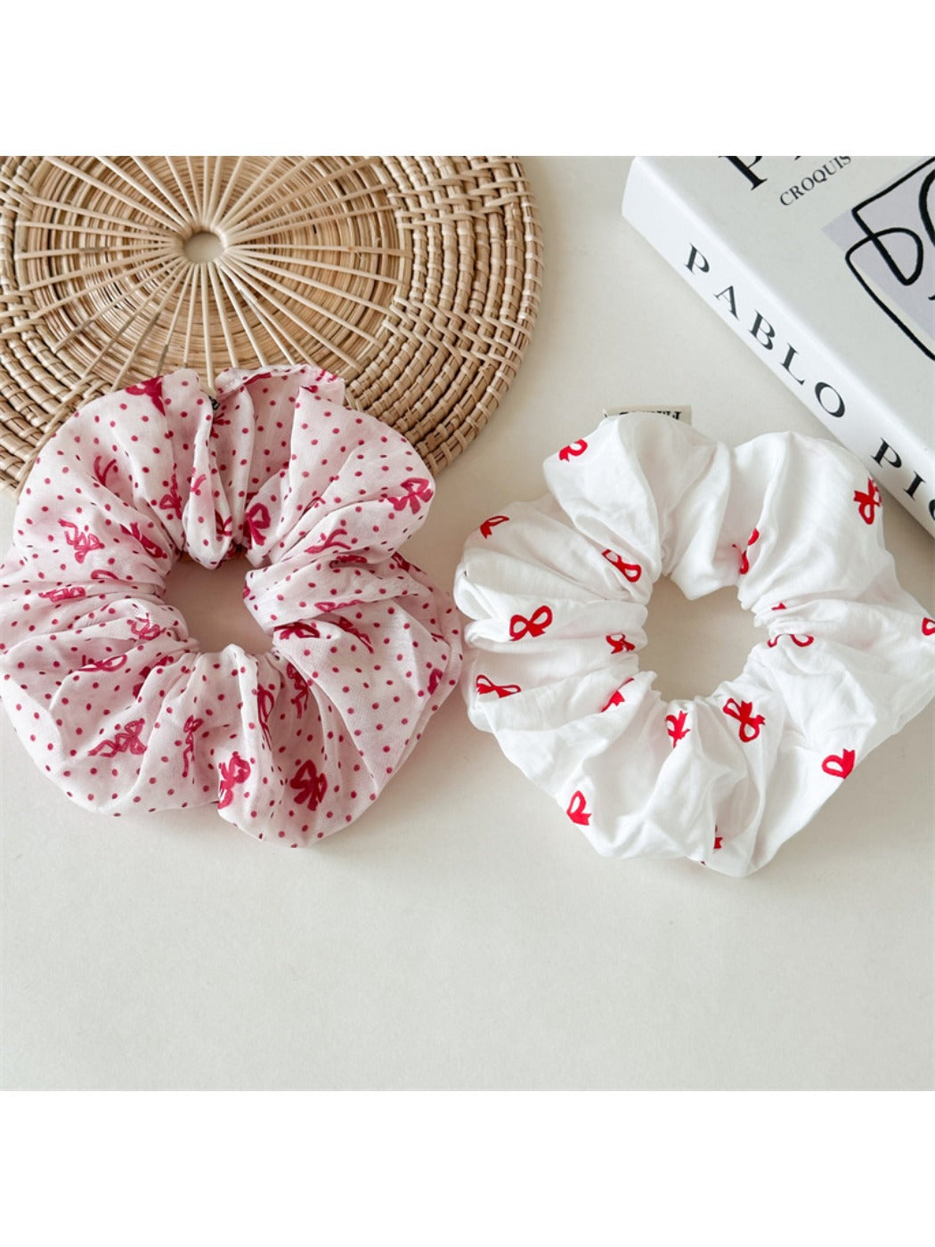 Gifty - Red Bow Hair Scrunchie