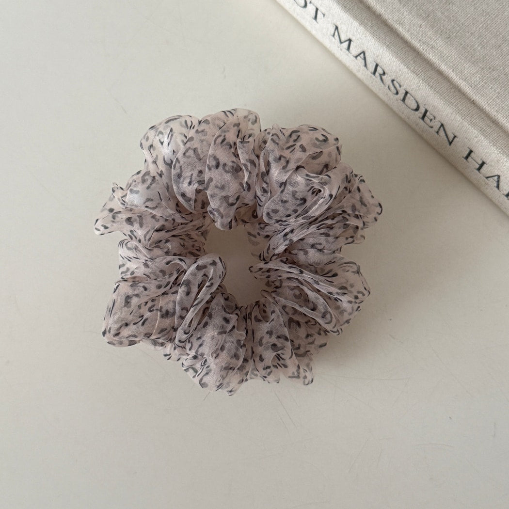 Gifty - Leopard Print Ruffled Polyester Scrunchie