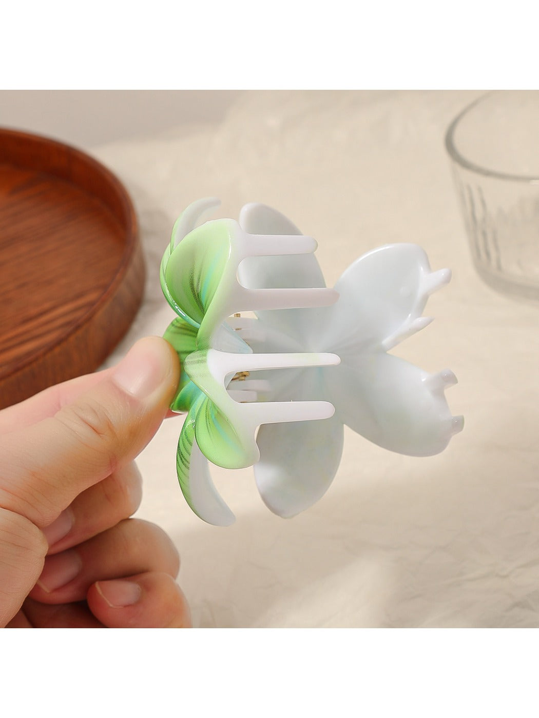Beau - Sweet Gradient Floral Claw Clip