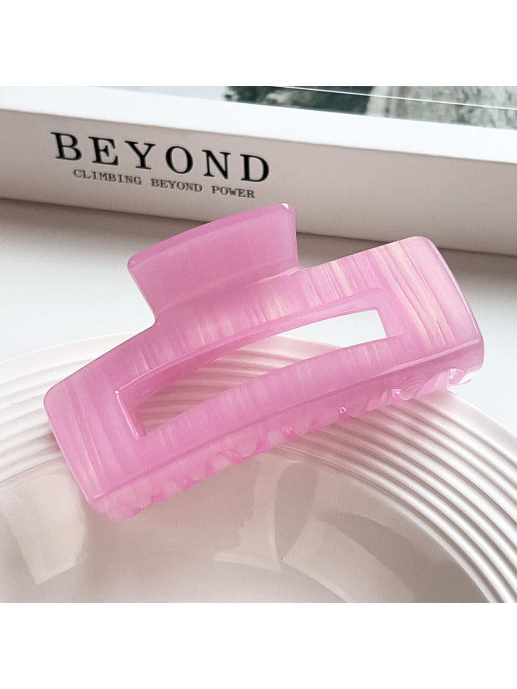 Beau - Geometric Hollow Acrylic Claw Hair Clip