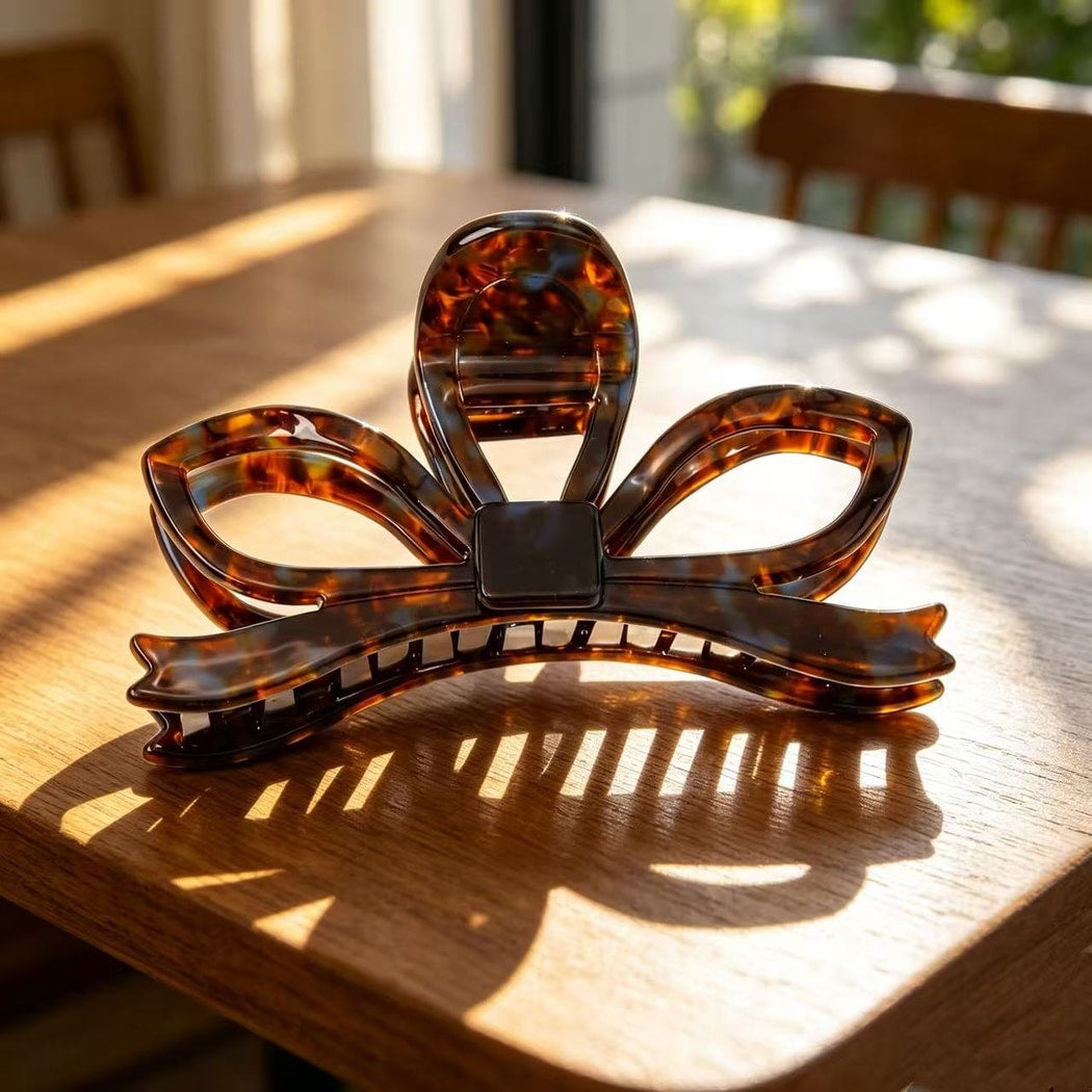 Beau - Sweet Style Lotus Openwork Claw Clip