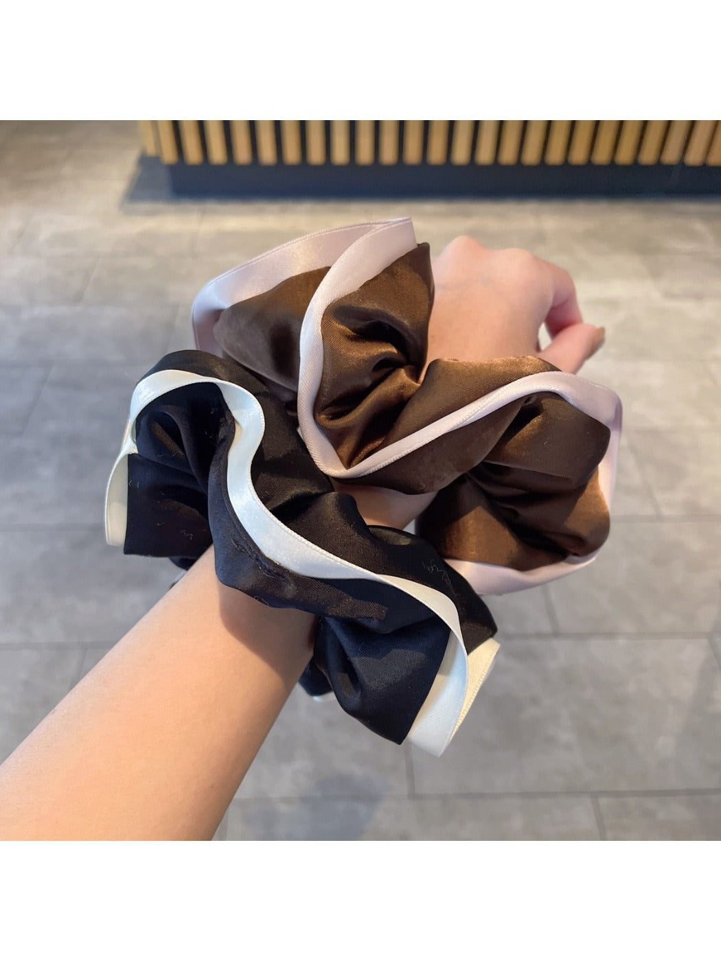 Gifty - Solid Color Satin Ruffled Scrunchie