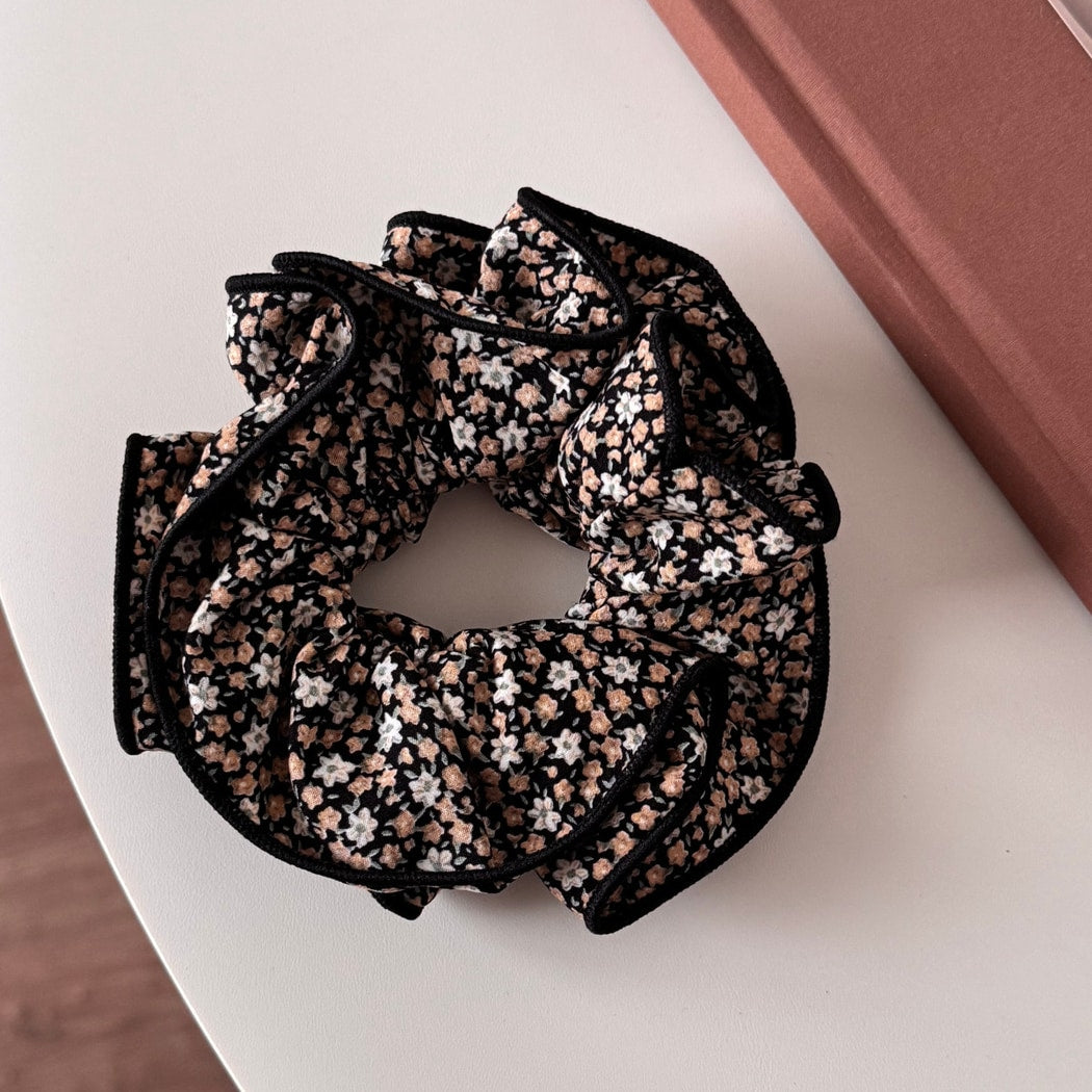 Gifty - Vintage Floral Double Edge Scrunchie