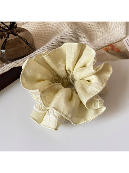 Gifty - Soft Spring Ruffle Hair Ring