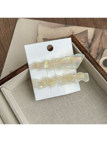 Beau - A Pair of Duckbill Hair Clips