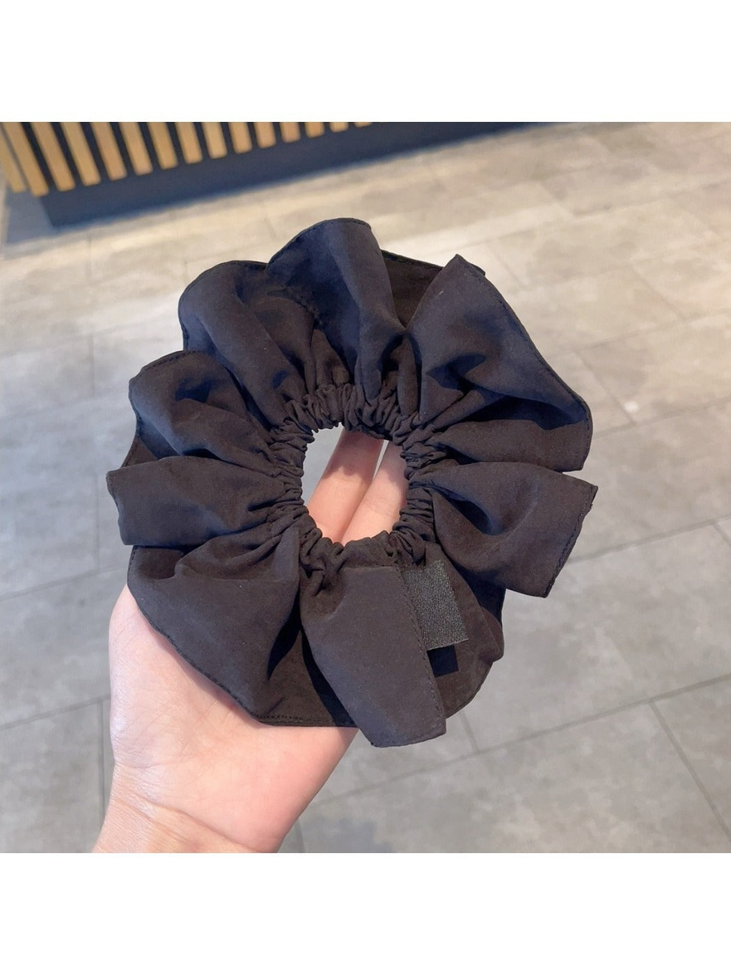 Gifty - Elegant Solid Fabric Scrunchie