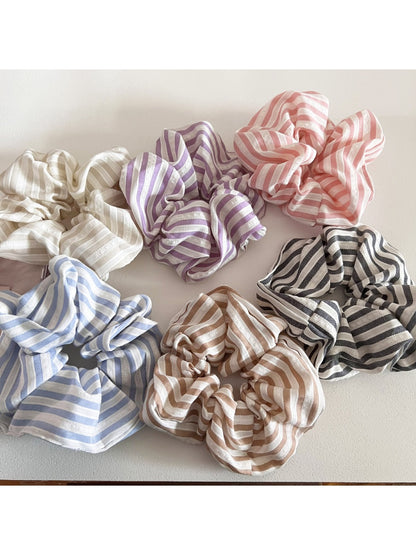Gifty - Minimalist Colorful Striped Scrunchie