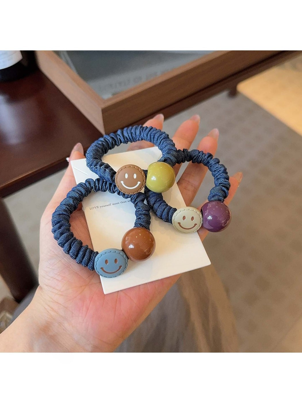 Gifty - Cute Smiley Face Hair Tie