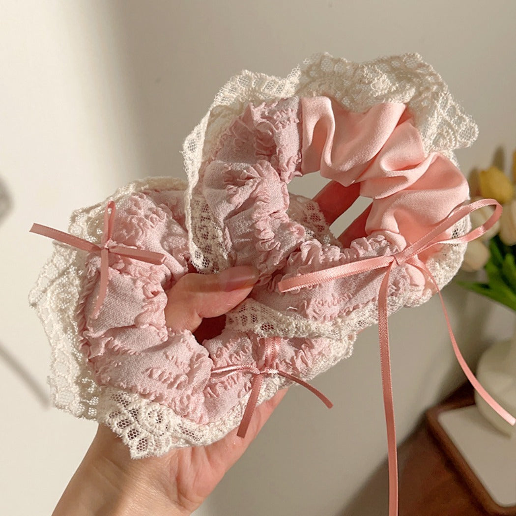 Gifty - Lace Trim Bow Scrunchie