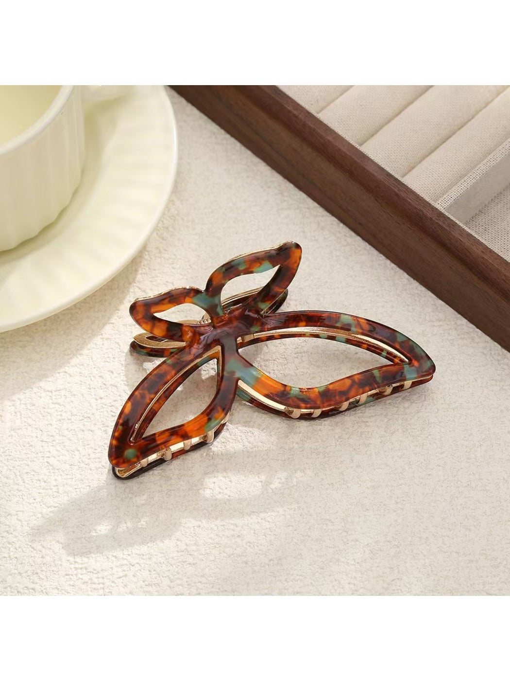 Beau - Vintage Butterfly Shaped Acetate Hair Clip