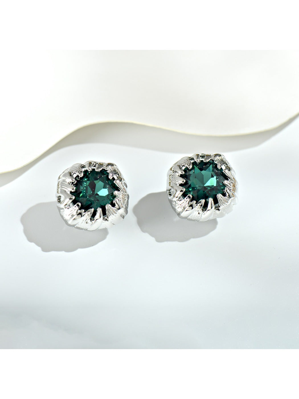Earedge - Sophisticated Square Fashionable Earrings