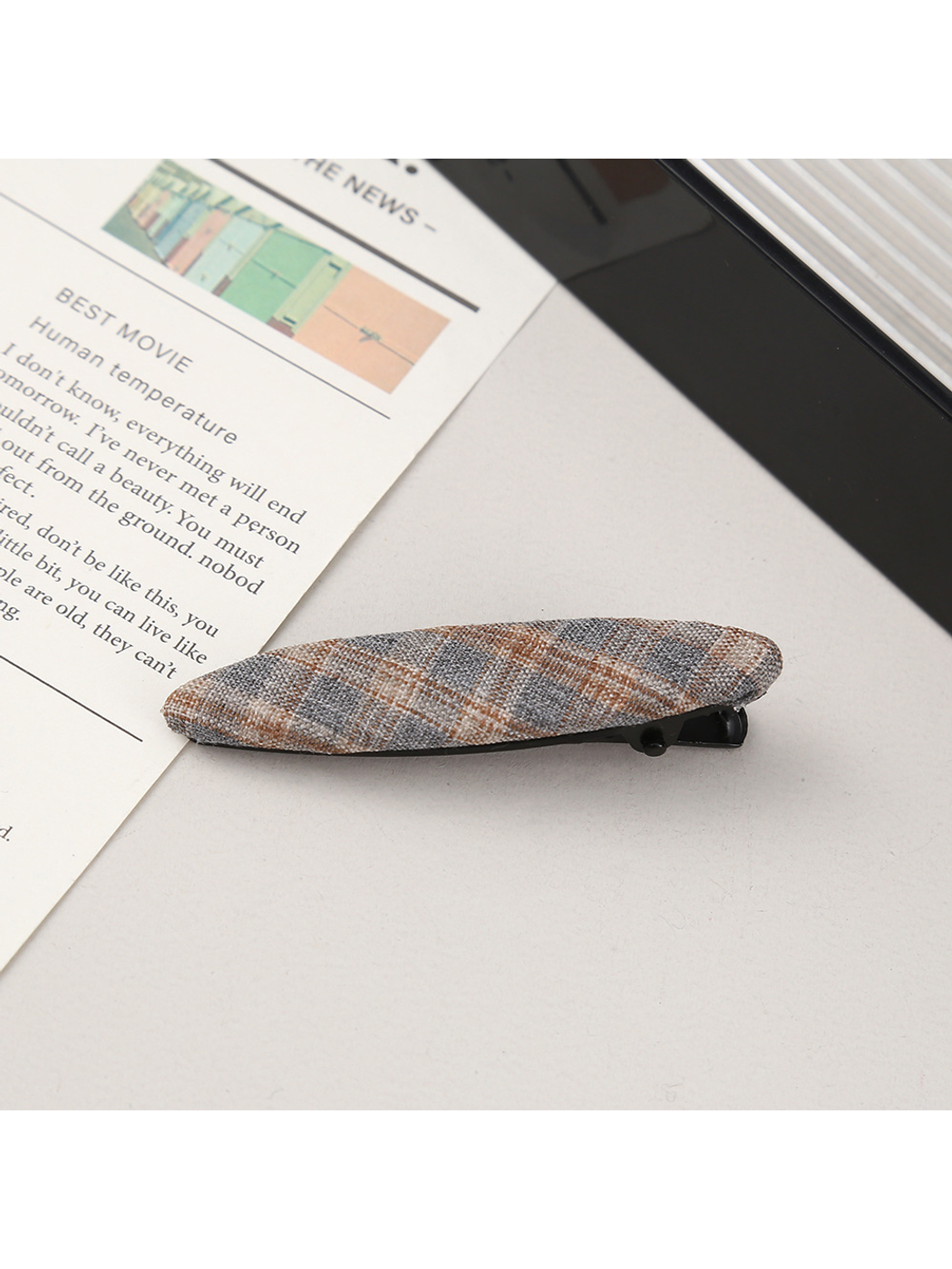 Beau - Plaid Fabric Oval Side Bangs Hair Clip