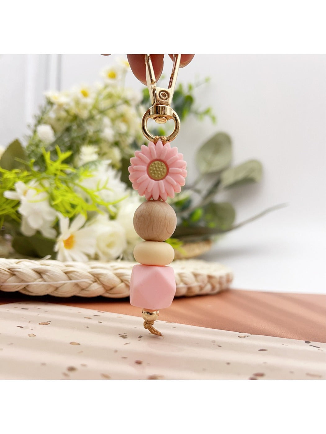 Keypus - Stylish Daisy Pendant