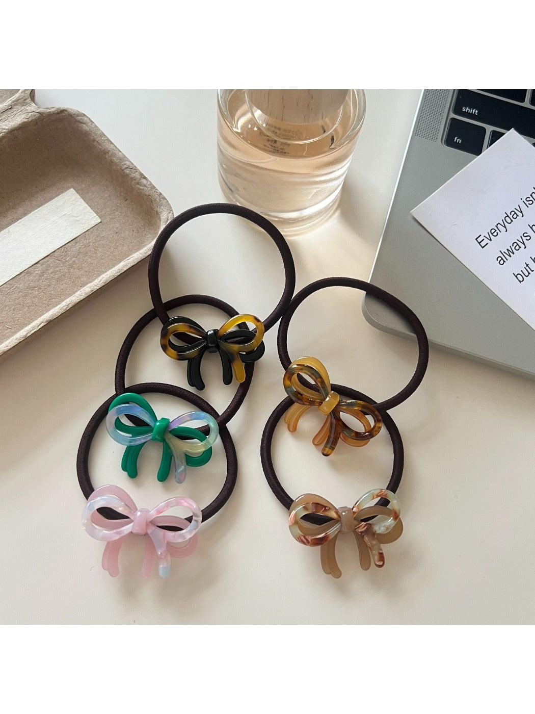 Gifty - Sleek Color Blocked Bow Hair Tie