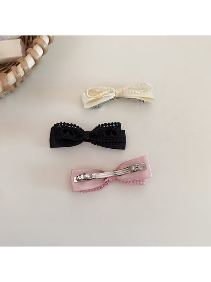 Gifty - Heart Cutout Bow Satin Scrunchie