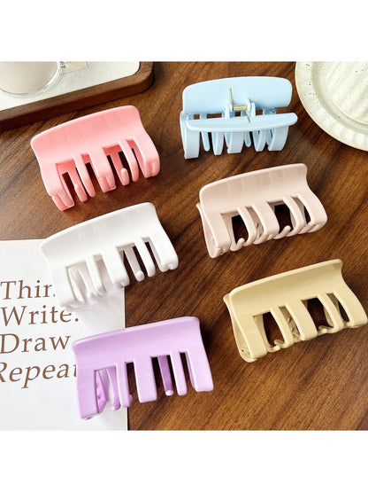 Side view of Beau plastic square claw clip highlighting thickness