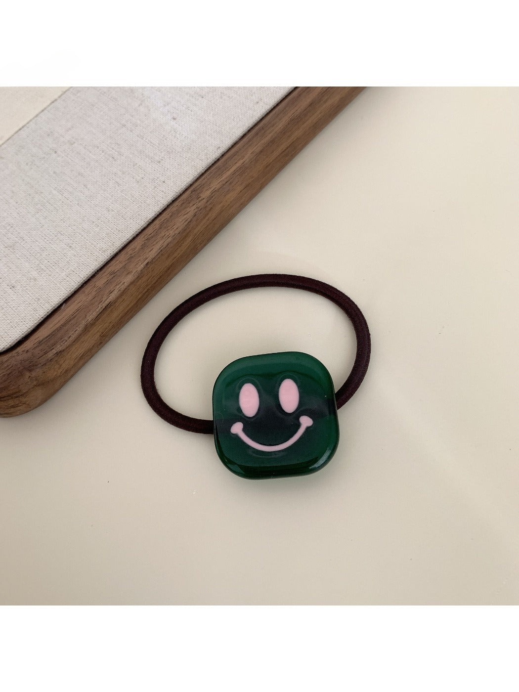 Gifty - Block Smiley Face Hair Tie