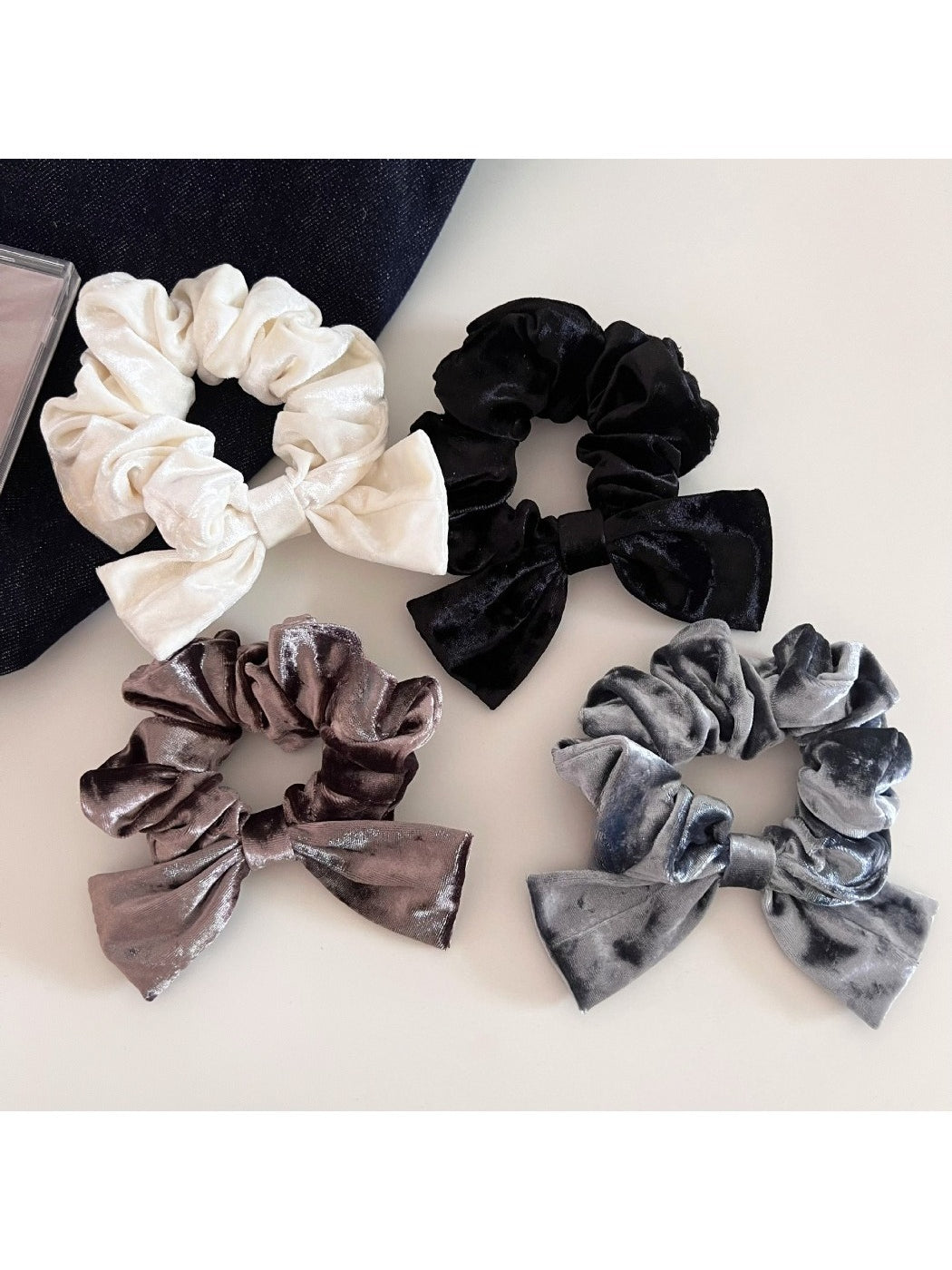 Gifty - Fashionable Elegant Bow Scrunchie
