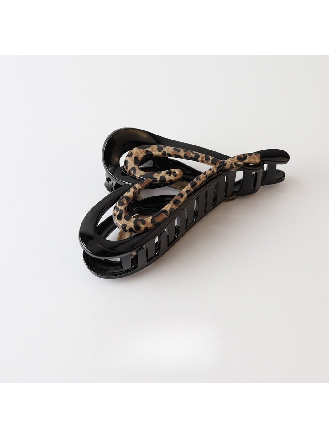 Beau - Leopard Print PC Cross Design Claw Clip