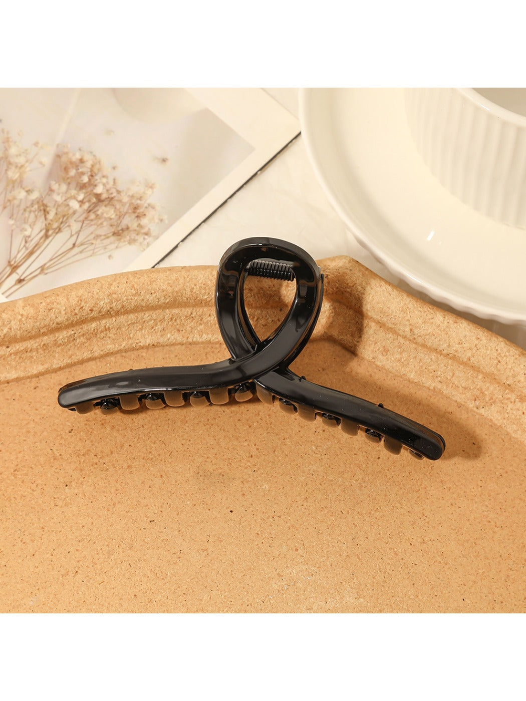 Beau - Tortoiseshell Cross Claw Clip