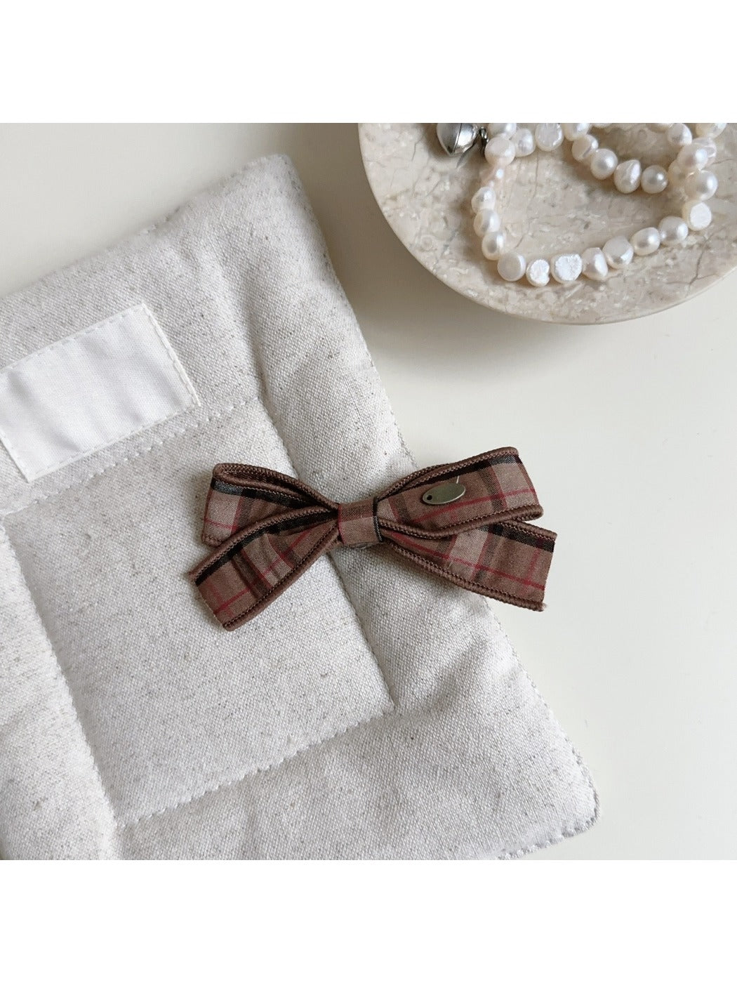 Gifty - Bow Shaped Hair Ties and Hair Clips