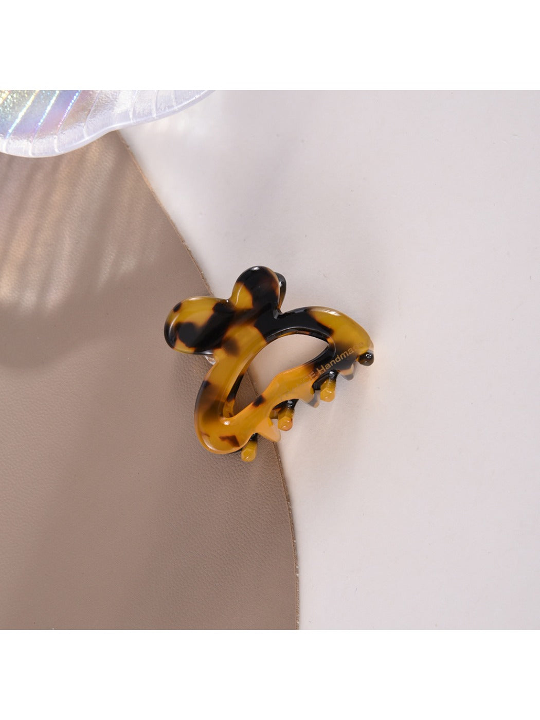 Beau - Adorable Openwork Bunny Ear Claw Clip