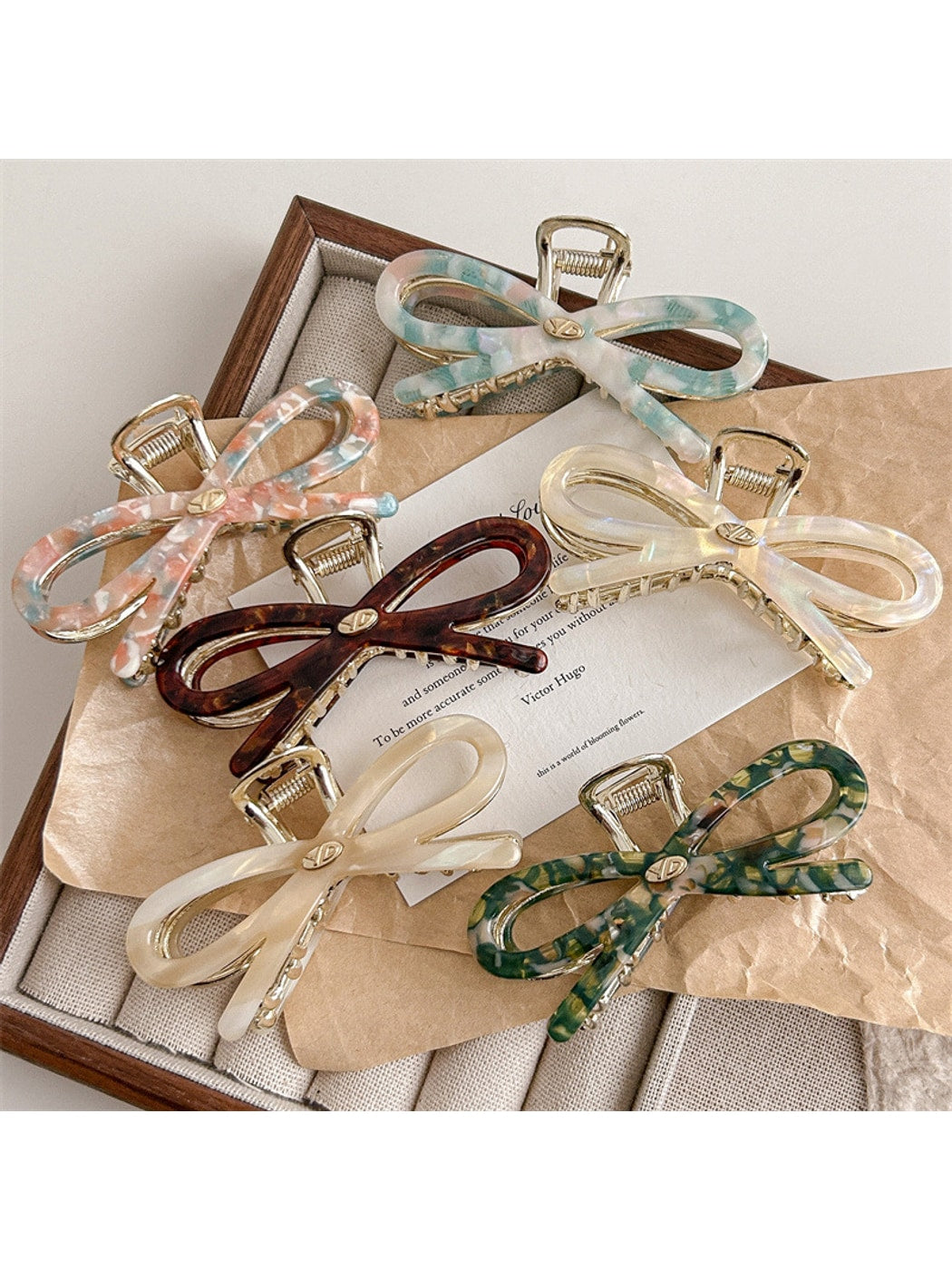 Beau - Minimalist Acetate Bow Design Claw Clip