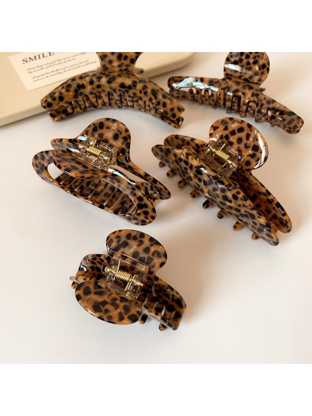 Beau - Vintage Leopard Print Minimalist Claw Clip