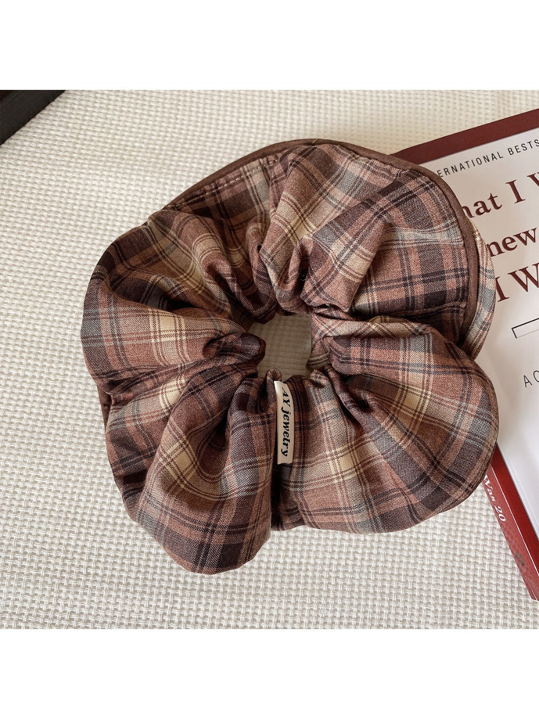 Gifty - Vintage Plaid Hair Tie