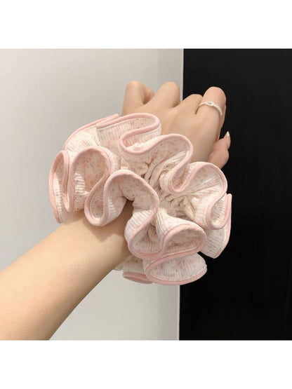 Gifty - Floral Ruffle Trim Polyester Ponytail Scrunchie