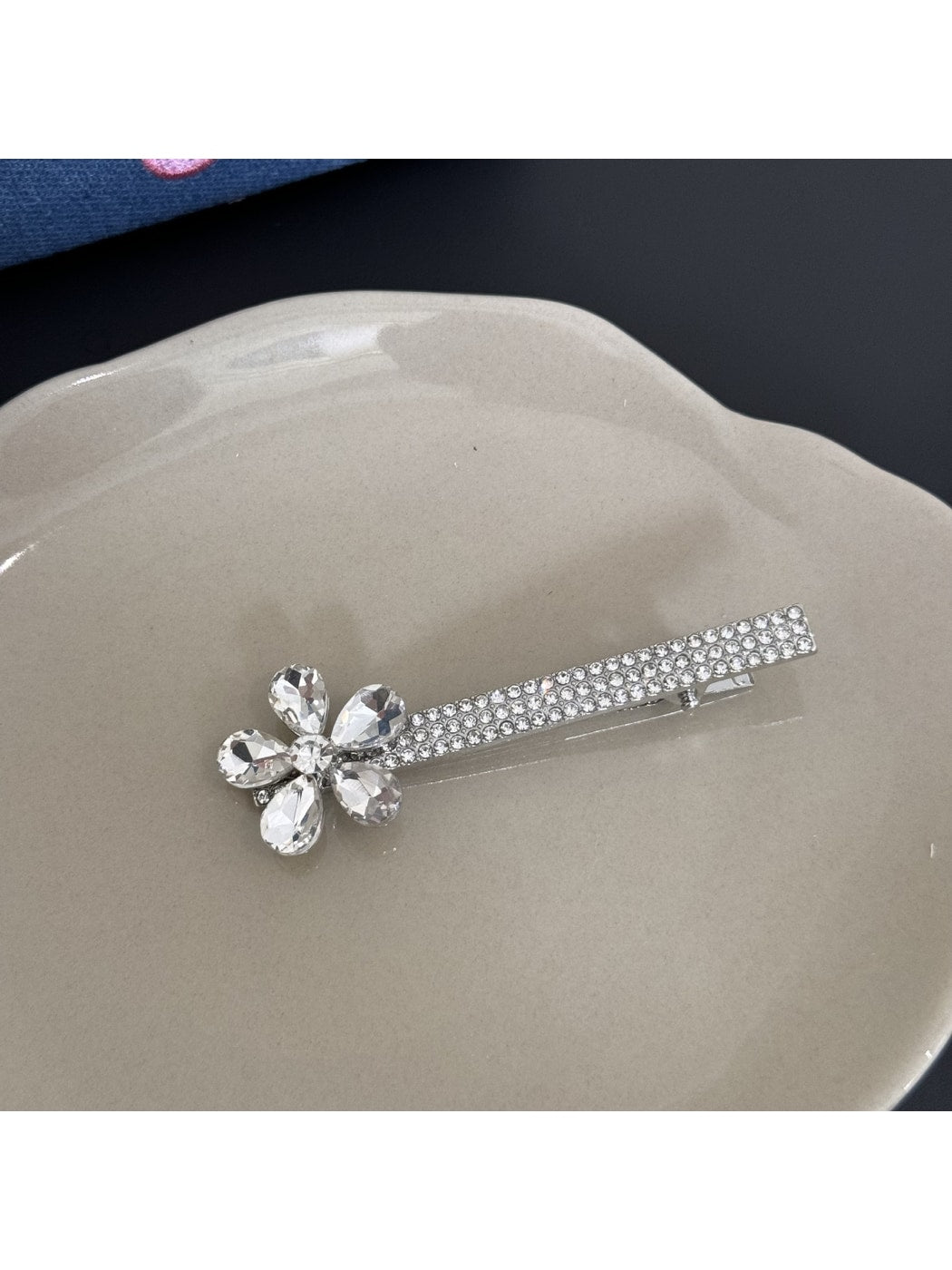 Beau - Alloy Rhinestone Flower Side Bangs Hair Clip