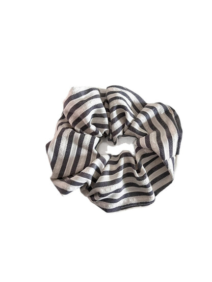 Gifty - Minimalist Colorful Striped Scrunchie