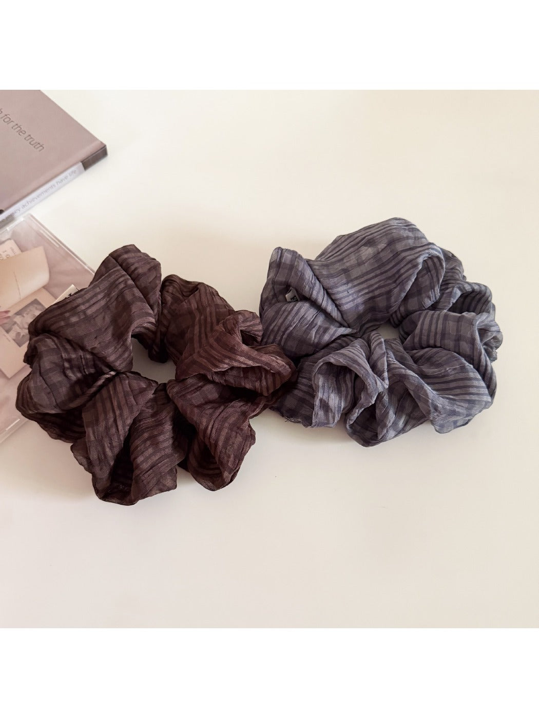 Gifty - Vintage Striped Ruched Scrunchie
