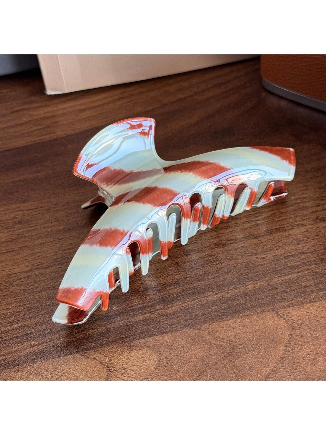 Beau - Fashionable Striped Hair Claw Clip for High Ponytail and Bun