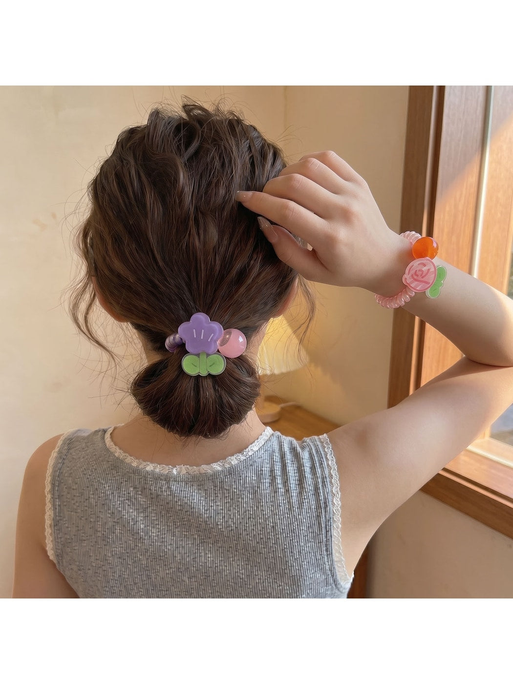 Gifty - Plastic Flower Bead Spiral Ponytail Hair Tie