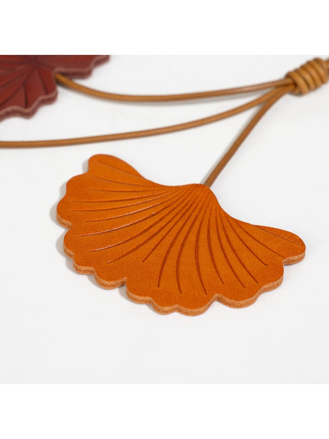 Keypus - Botanical Leaf-Shaped Charm Keychain