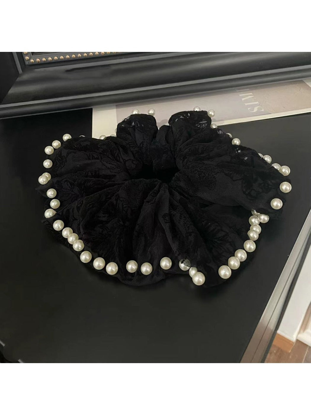 Gifty - Dark Colors Floral Patterned Scrunchie