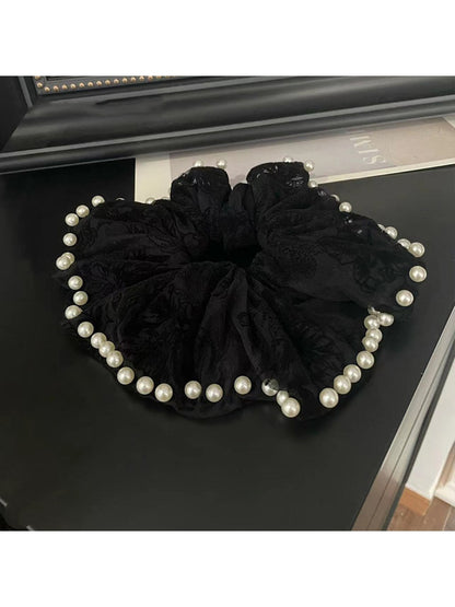 Gifty - Dark Colors Floral Patterned Scrunchie