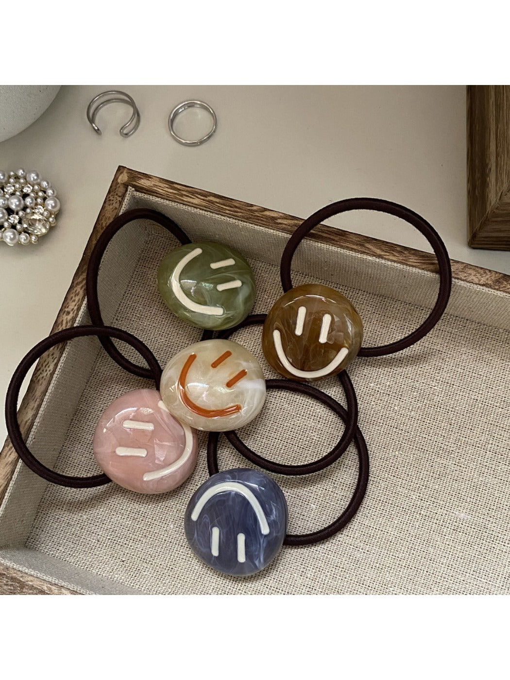 Gifty - Simple Cute Smiley Face Hair Tie