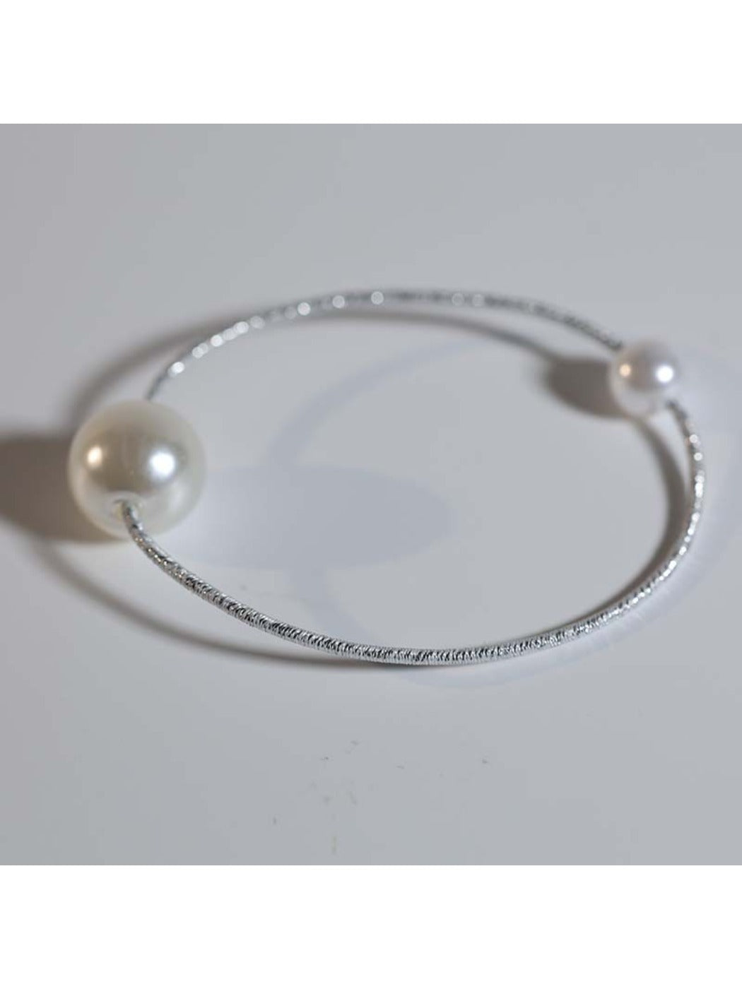 Gifty - Minimalist Beaded Hair Tie