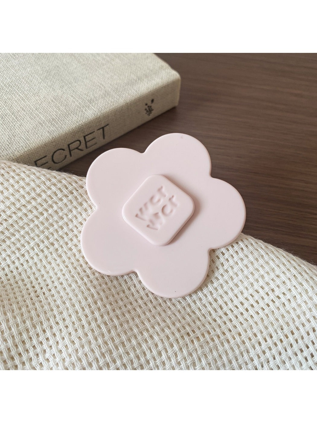 Beau - Floral Bow Hair Clip