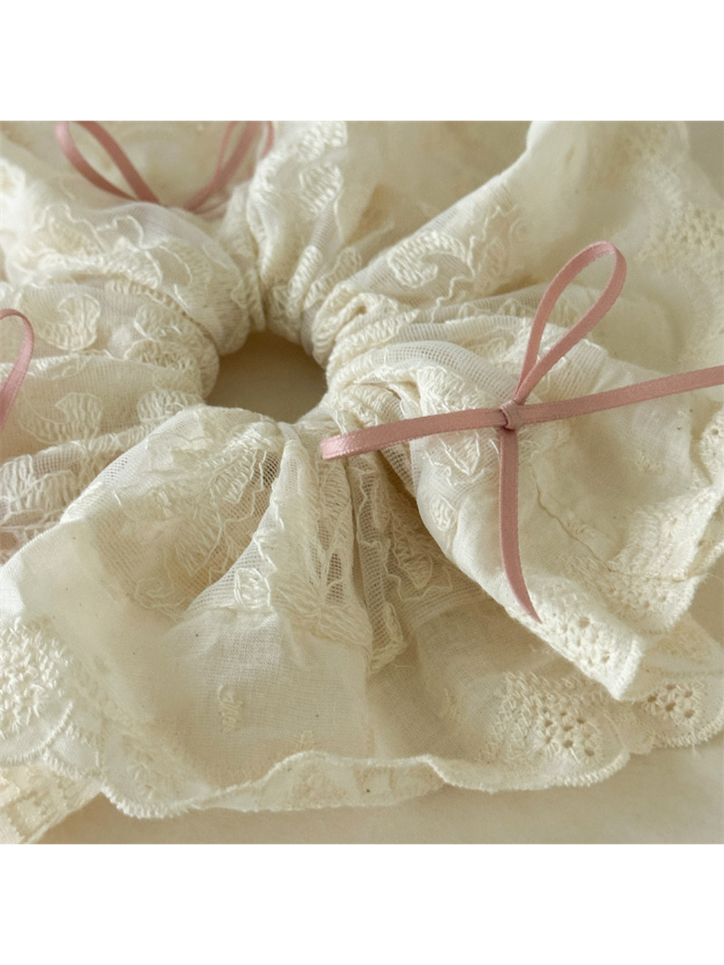Gifty - Sweet Embroidered Lace Oversized Scrunchie